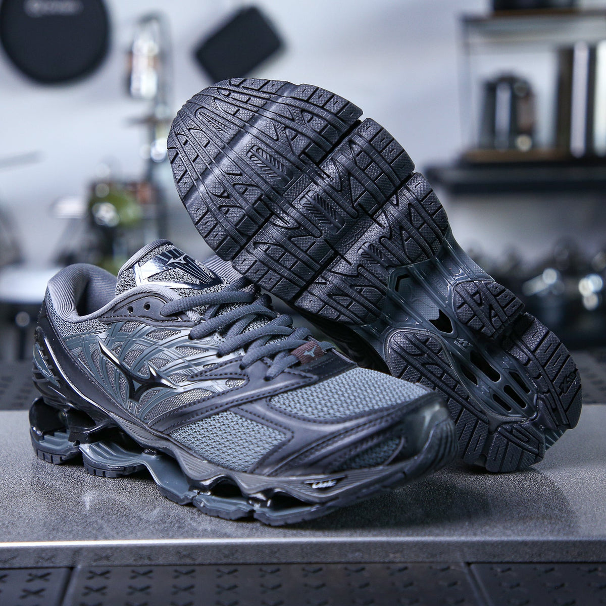 Mizuno Wave Prophecy LS 'IronGate Black BlackSand' D1GA251101
