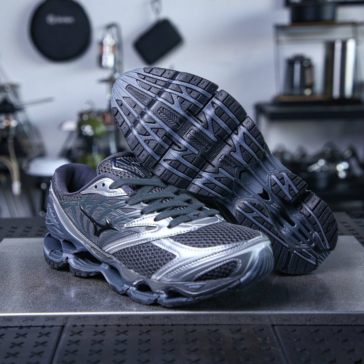 Mizuno Wave Prophecy LS 'Black Metallic Grey' D1GA251103