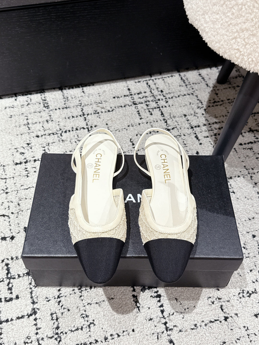 CHANEL SLINGBACK 25S IN OFF WHITE AND BLACK FABRIC