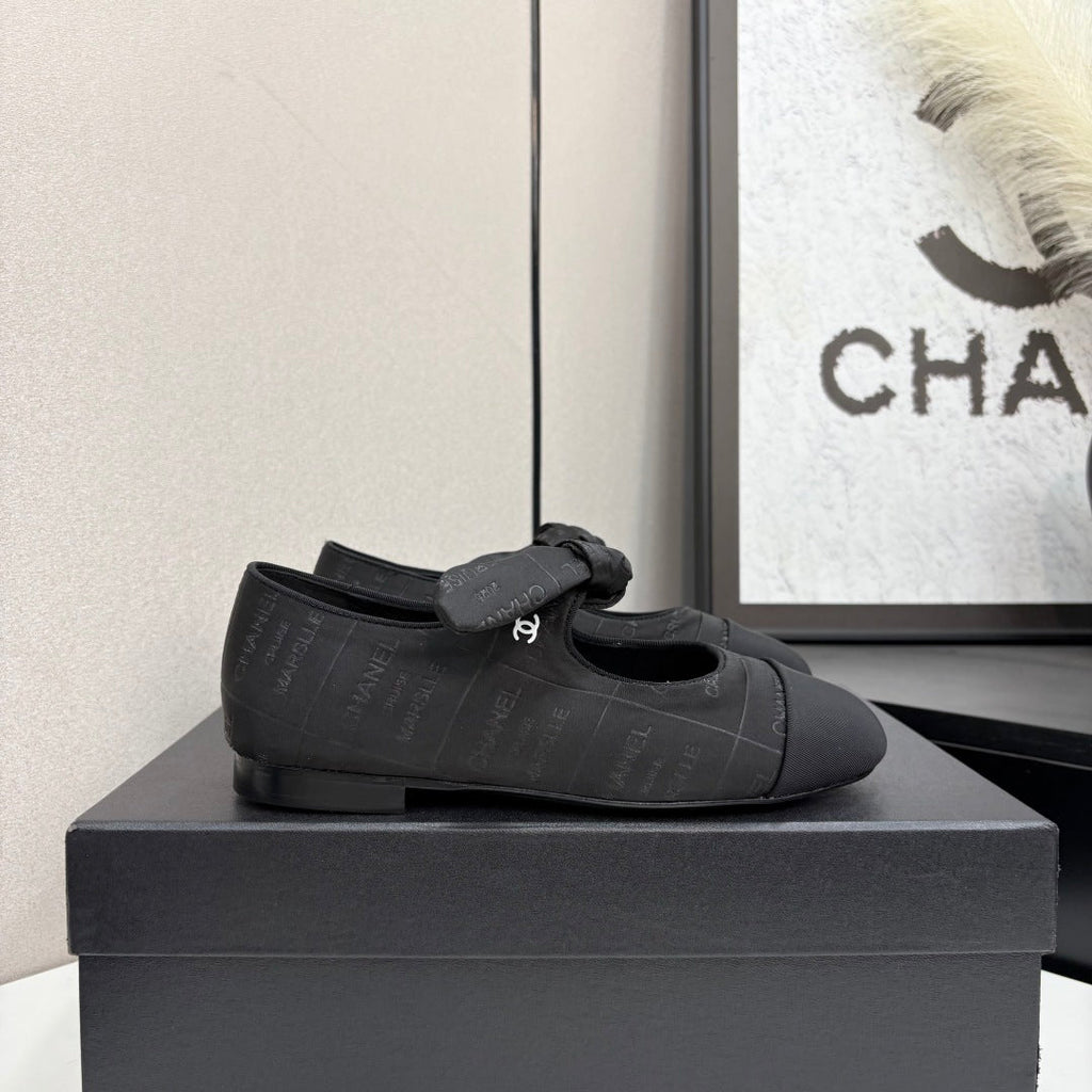 CHANEL BALLET FLATS 25S IN BLACK FABRIC WITH BOW