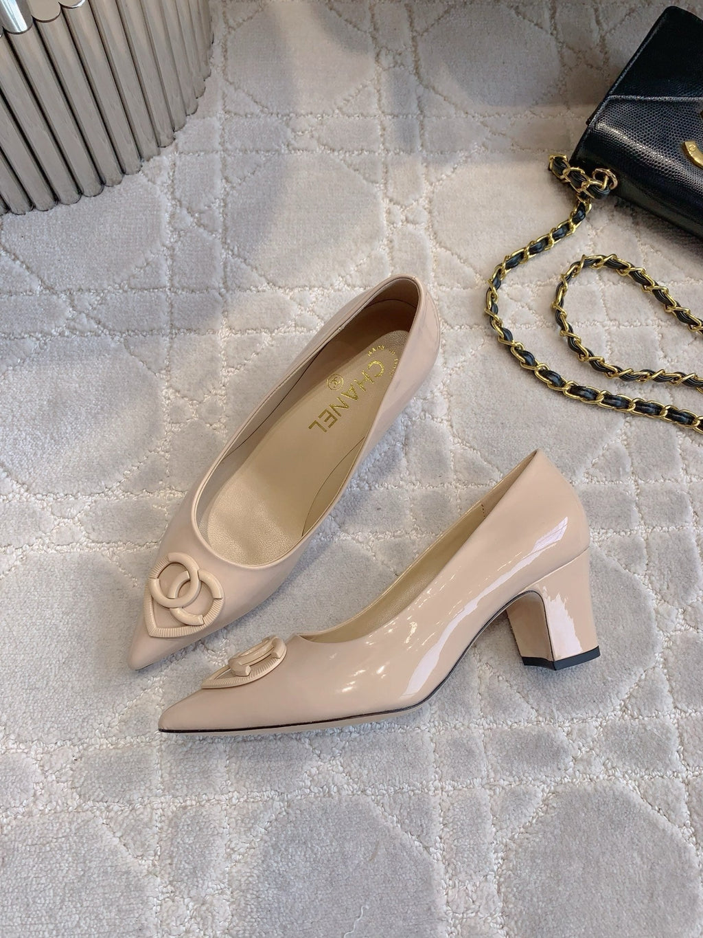 CHANEL HIGH PUMP 65 MM IN BEIGE CREAM PATENT CALFSKIN