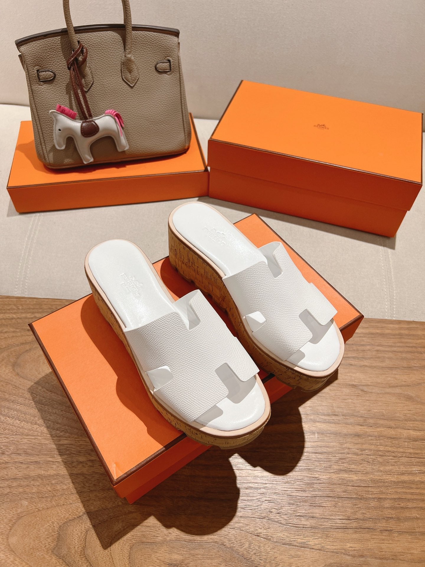HERMES 25S HIGH WEDGE SANDALS IN WHITE LAMBSKIN STYLE 34