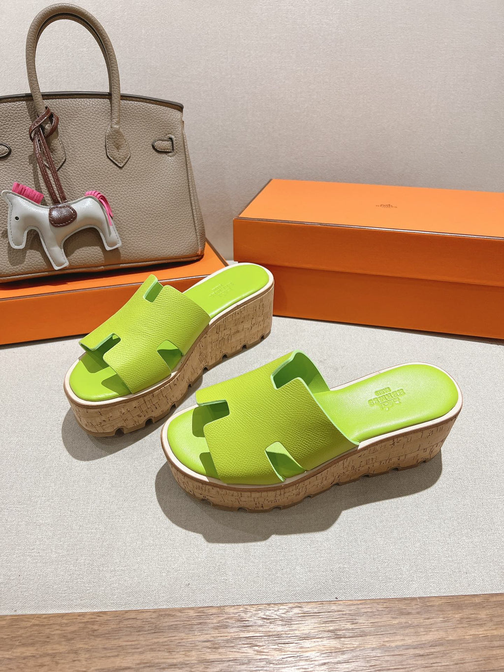 HERMES 25S HIGH WEDGE SANDALS IN SPRING GREEN LAMBSKIN STYLE 22
