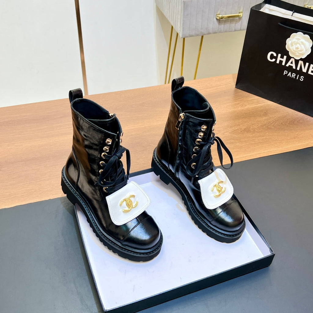 CHANEL 25S HIGH ANKLE BOOTS WITH ZIPPER IN BLACK GLOSSY CALFSKIN GOLD HARDWARE