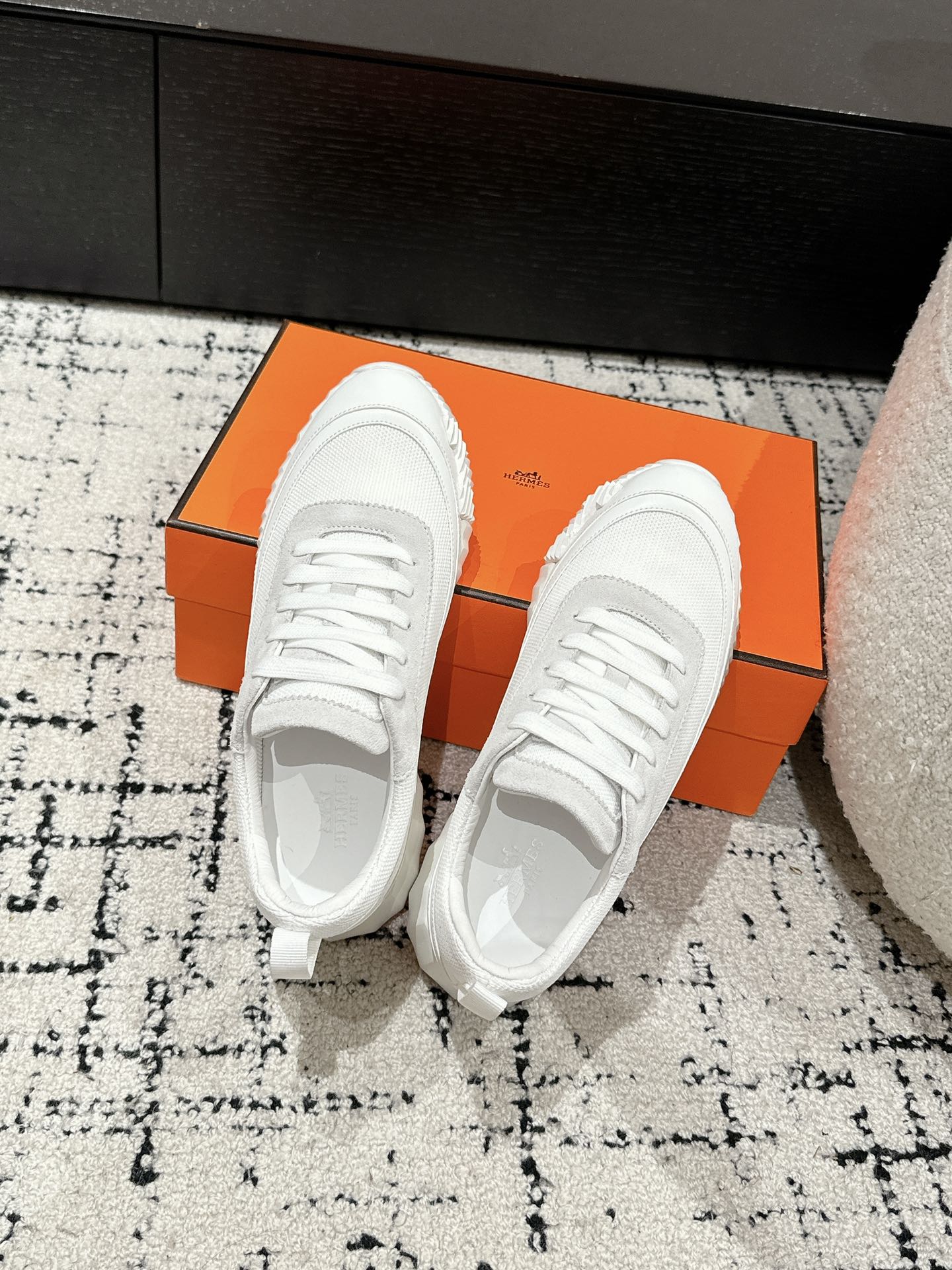 HERMES BOUNCING SNEAKER IN WHITE CALFSKIN AND FABRIC