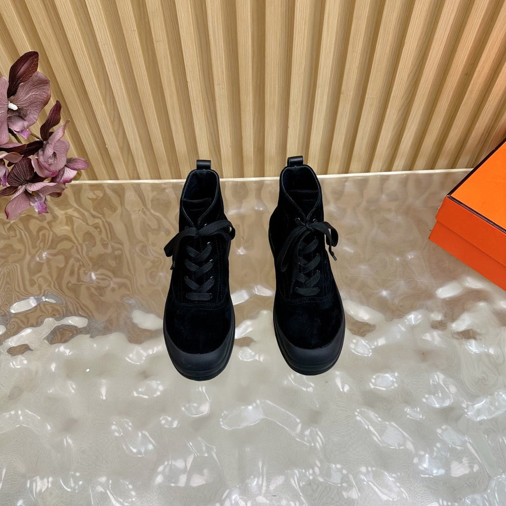 HERMES 25S KOOLER ANKLE BOOTS IN BLACK SUEDE