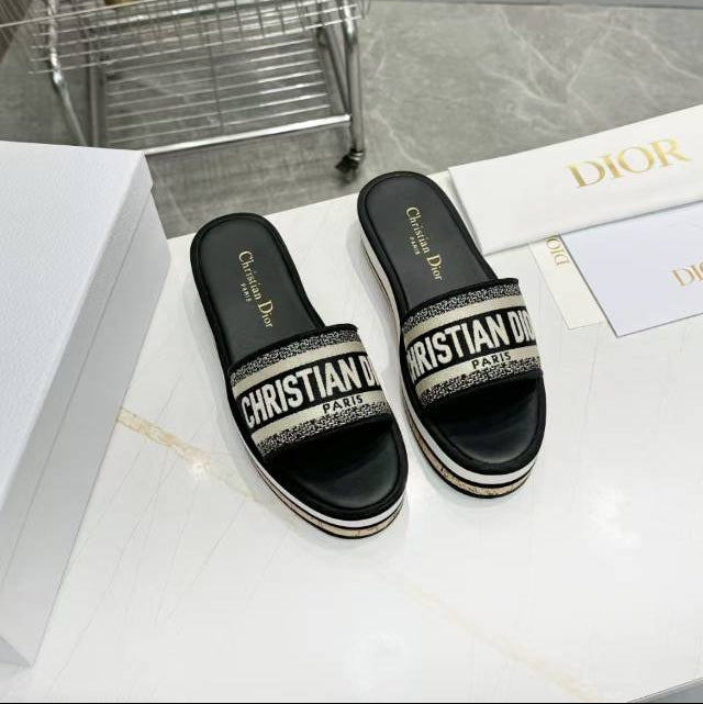 DIOR CD DWAY PLATFORM SLIDE IN BLACK AND WHITE COTTON EMBOSSED LOGO
