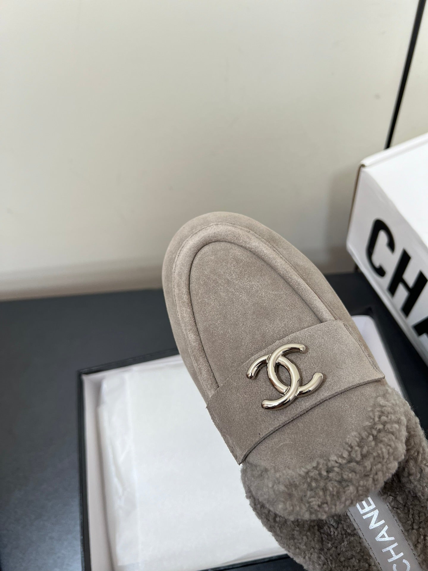 CHANEL LOAFERS MULE IN DESERT BROWN SUEDE AND FLEECE LINING
