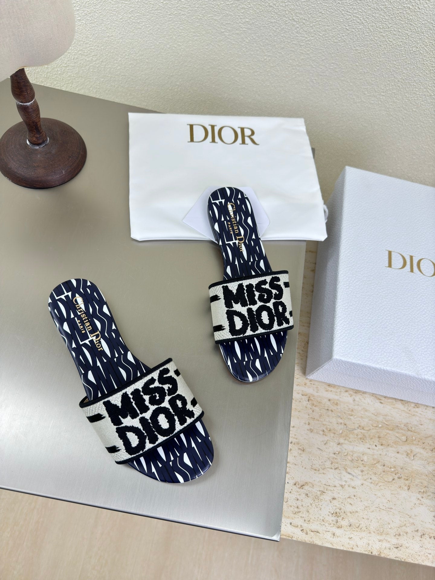 DIOR DWAY SLIDE EMBROIDERED COTTON AND NAVY BLUE MISS  ALLOVER MOTIF