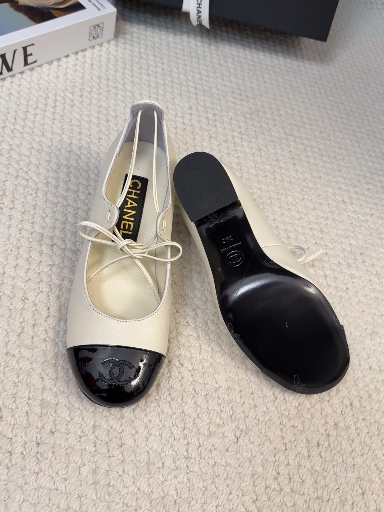 CHANEL MARY JANE PUMPS 55 MM IN WHITE MIX BLACK LAMBSKIN