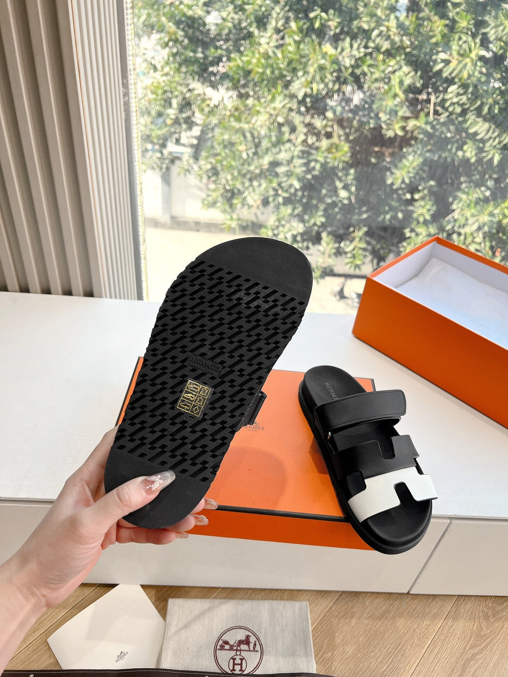 HERMES CHYPRE SANDAL IN BLACK MIX WHITE CALFSKIN