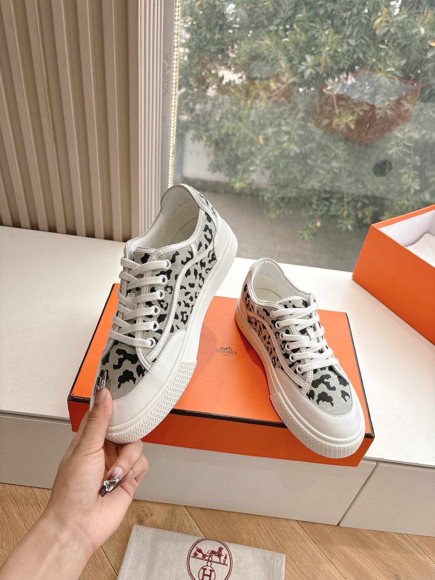 HERMES GET SNEAKER IN BLACK MIX PALE GRAY MAXI CANVAS AND CALFSKIN