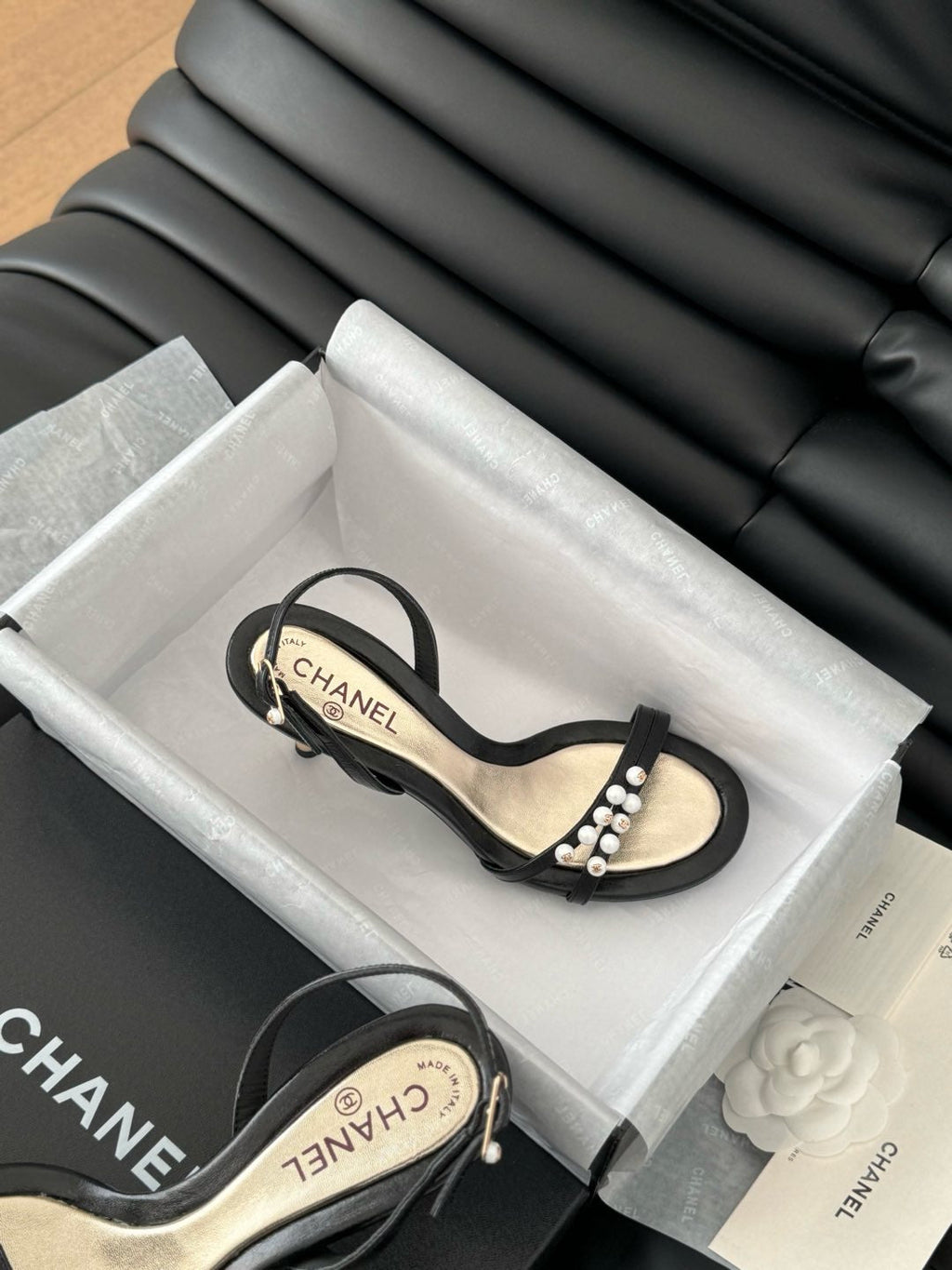 CHANEL PEARL SANDAL IN BLACK AND GOLD LAMBSKIN 75 MM