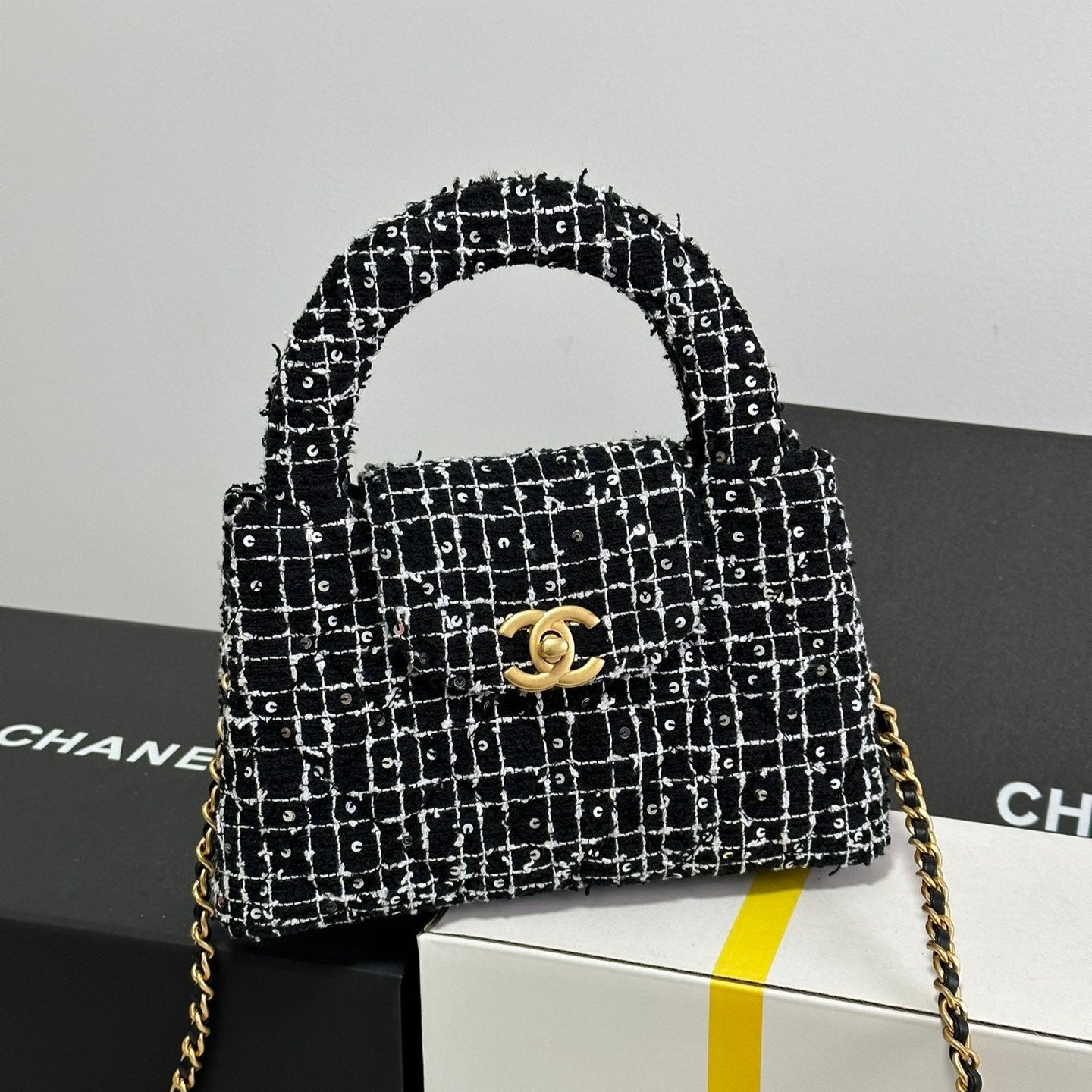 CHANEL KELLY SHOPPING BAG 19 IN BLACK MIX WHITE TWEED GOLD HARDWARE