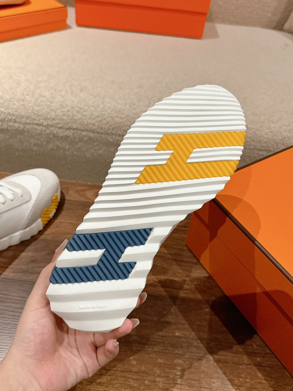 HERMES MAINLAND SNEAKER IN PALE GRAY SUEDE AND WHITE BREATHABLE MESH FABRIC 959352