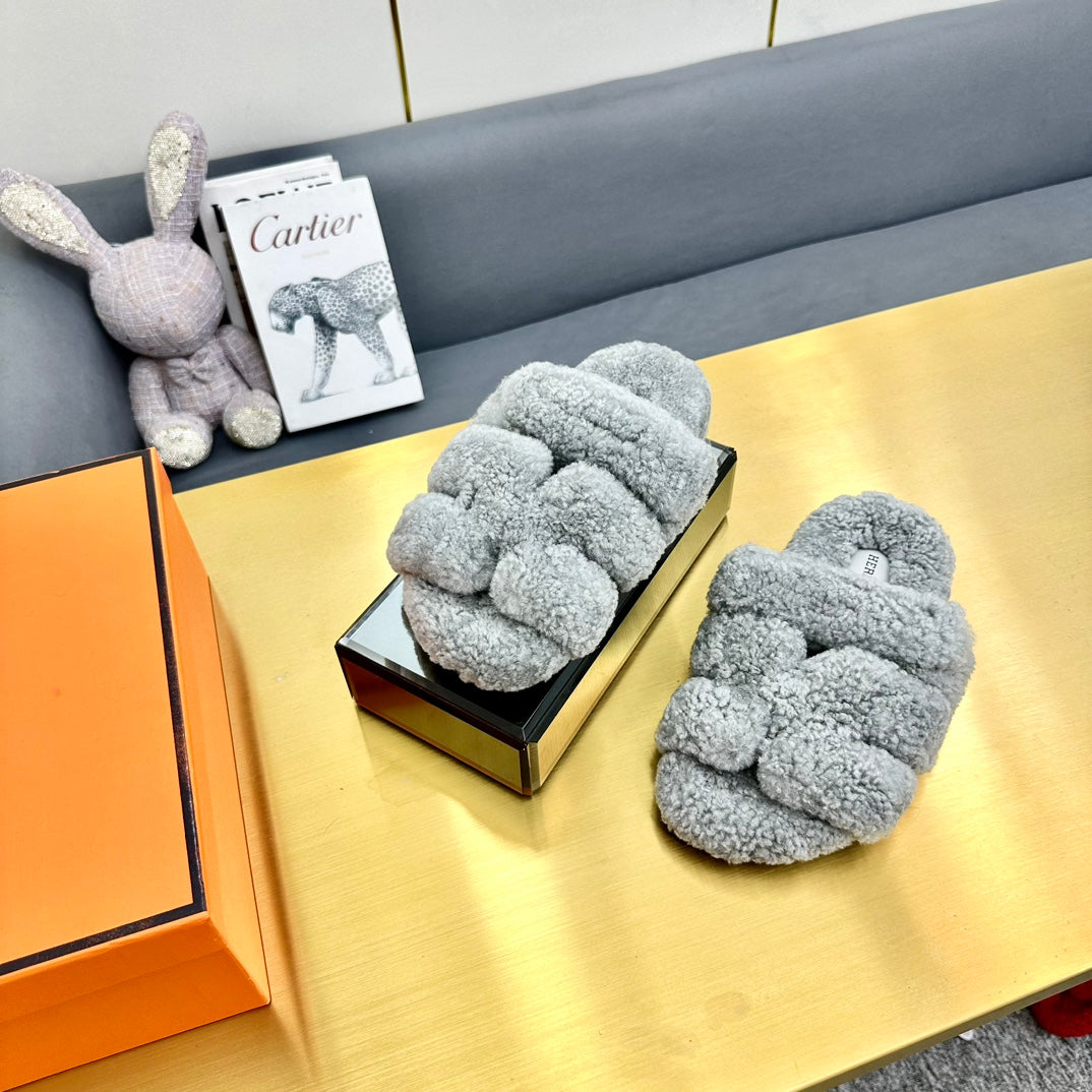 HERMES CHYPRE SANDAL IN CLOUD GRAY SHEARLING