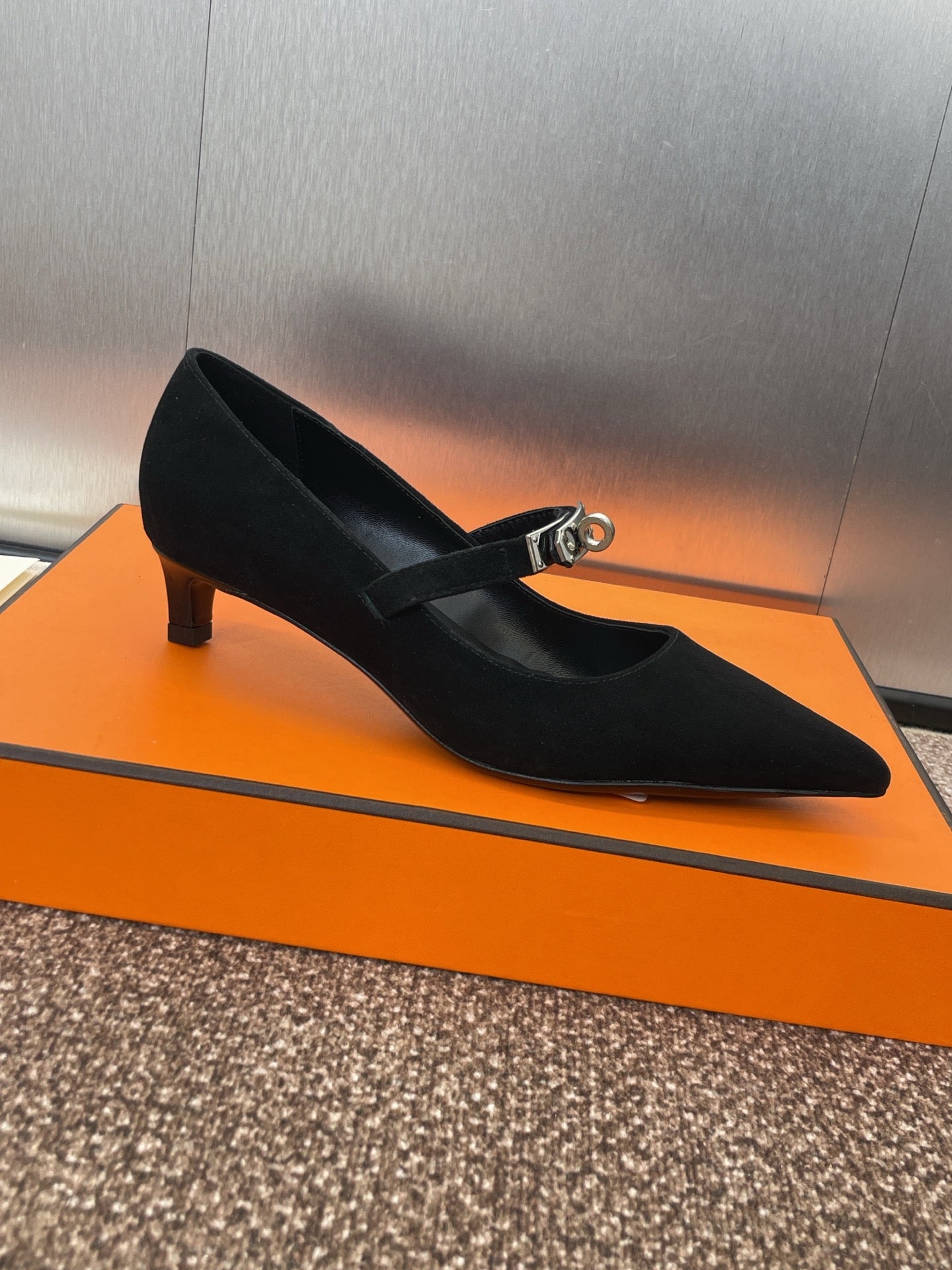 HERMES KIARA 40 MM PUMP IN BLACK SUEDE